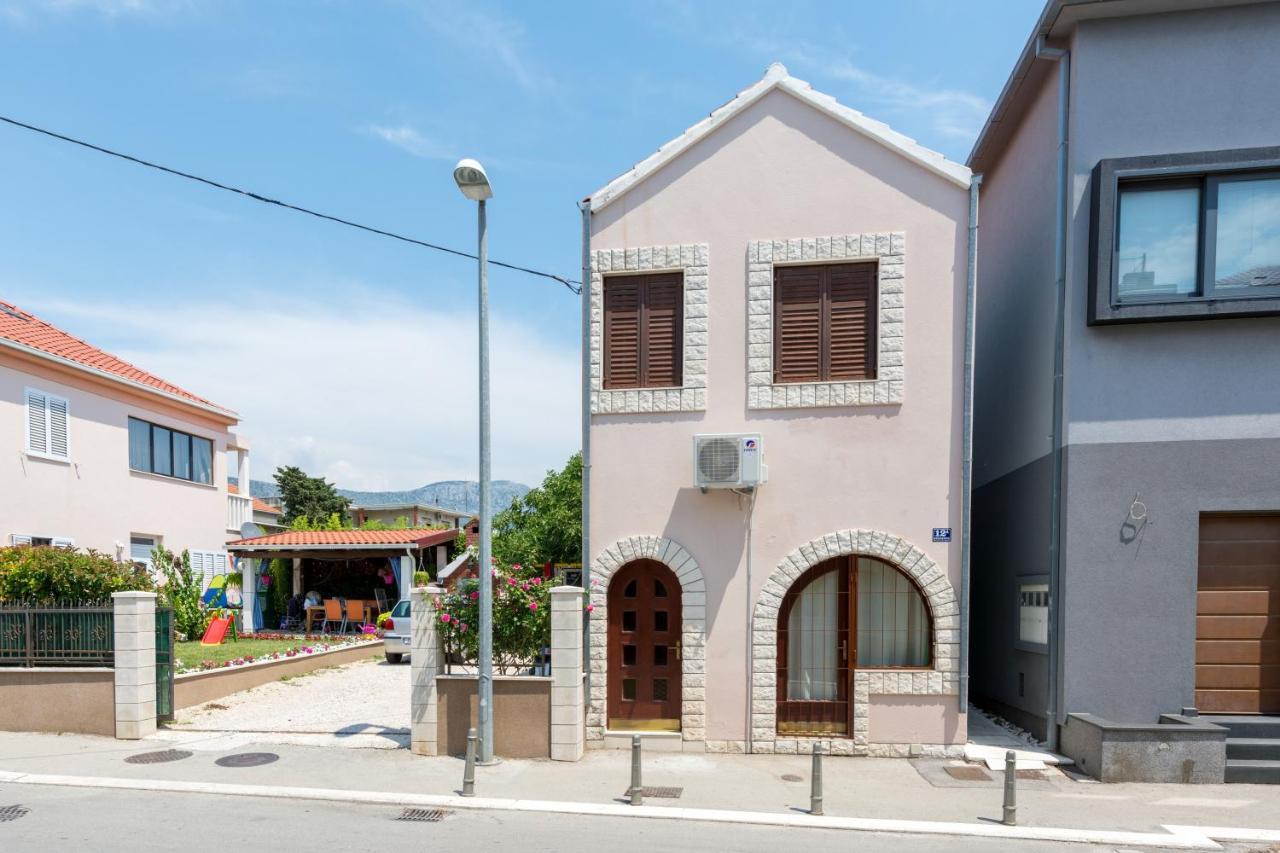 Apartments By The Sea Kastel Stari, Kastela - 15894 外观 照片