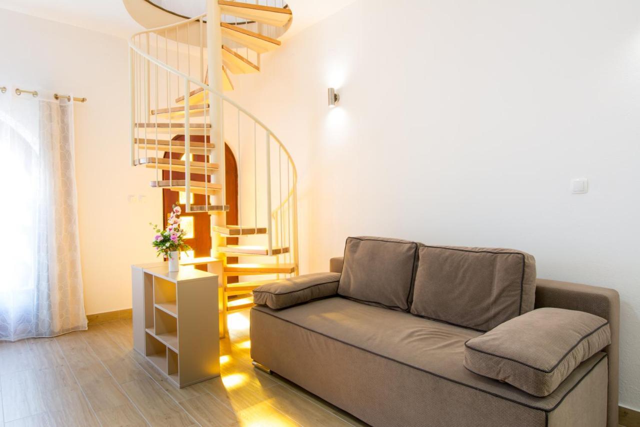 Apartments By The Sea Kastel Stari, Kastela - 15894 外观 照片