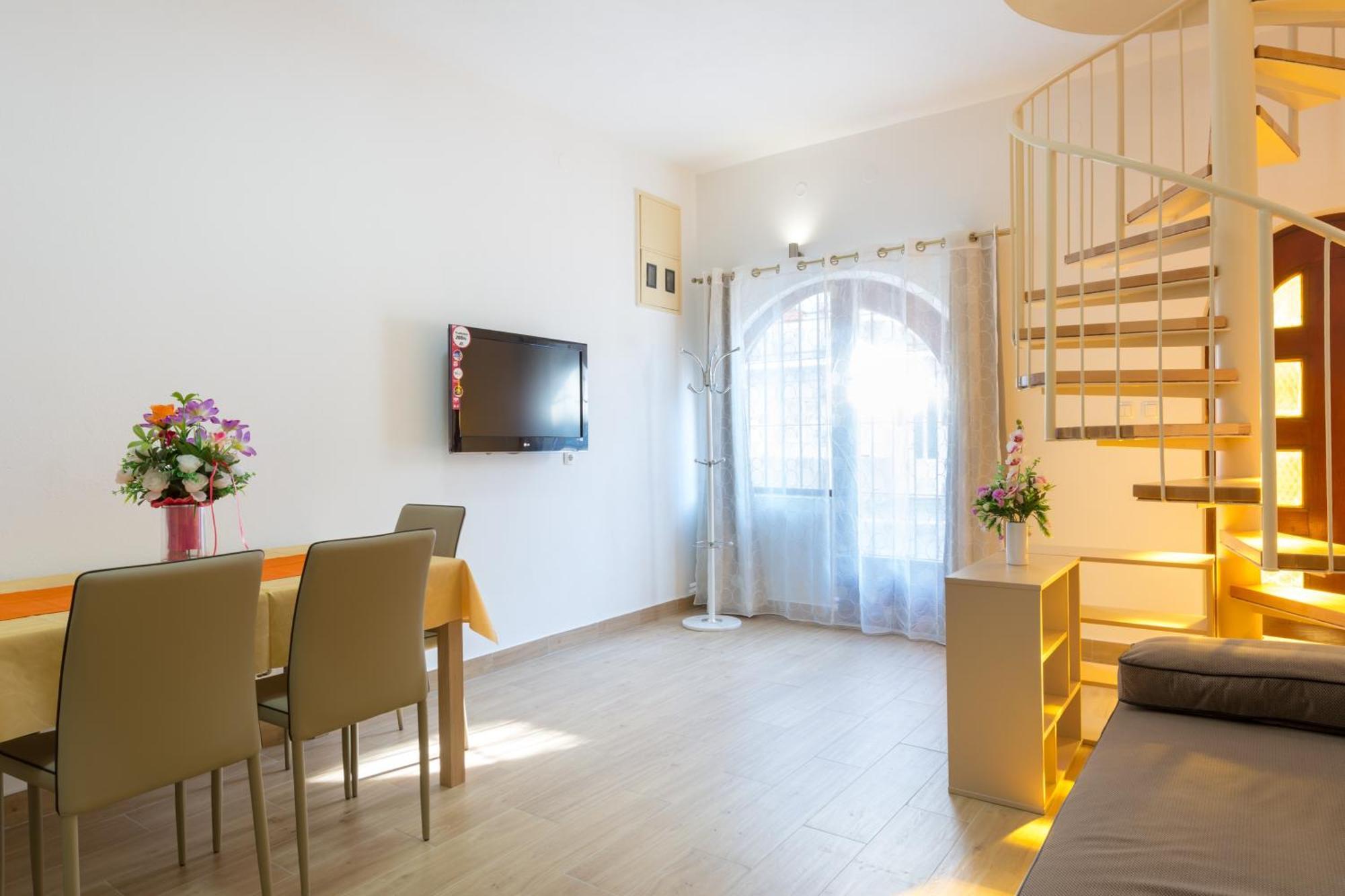 Apartments By The Sea Kastel Stari, Kastela - 15894 客房 照片